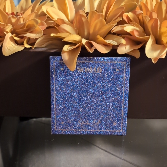 Nomad "Studio 54" Glitter Eyeshadow - Picture 1 of 2